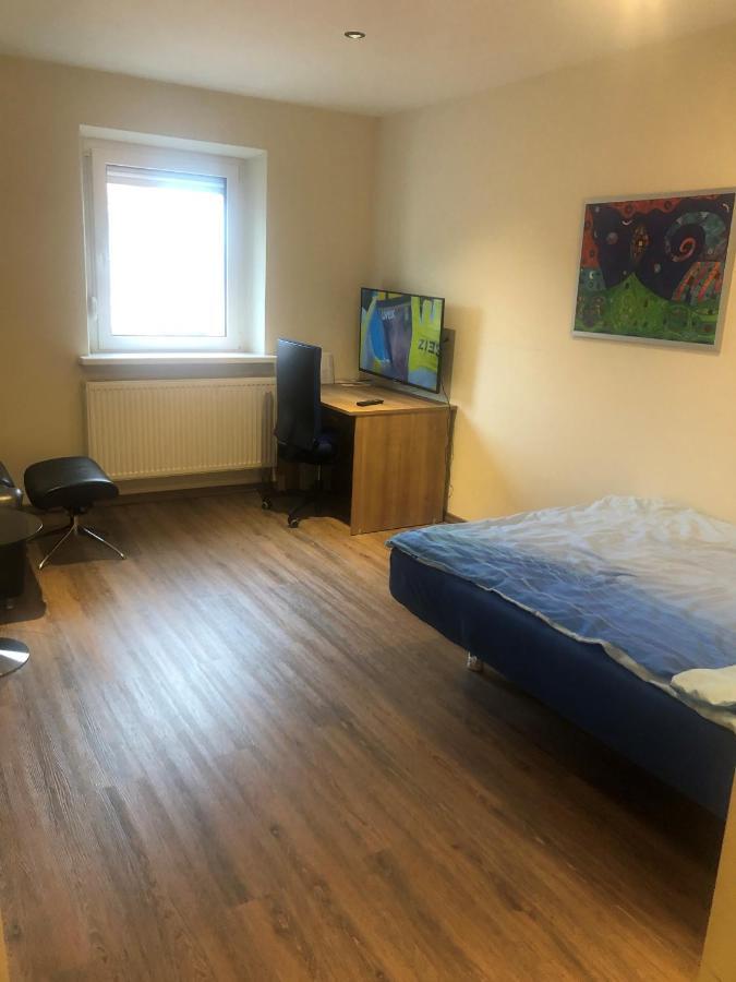נירנברג Calm Spacy Room, Own Modern Bath, Near Center, To 1 Person Or A Couple - Not Suitable For Craftsmen, Not Accepted - Privatly Rented מראה חיצוני תמונה
